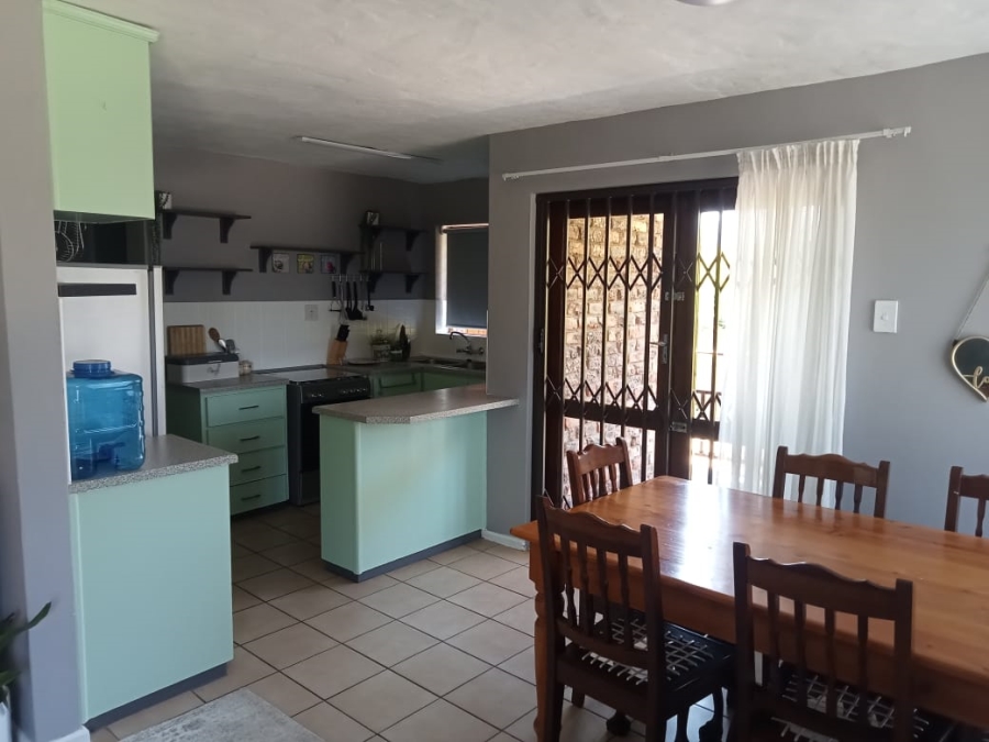 To Let 2 Bedroom Property for Rent in Heatherlands Western Cape
